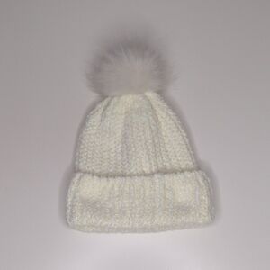 Elegant Cream Knit Beanie with Pom-Pom